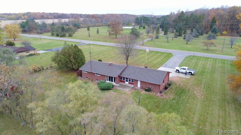 1425 Peppermill Road Lapeer, MI 48446 - Photo 8 of 44