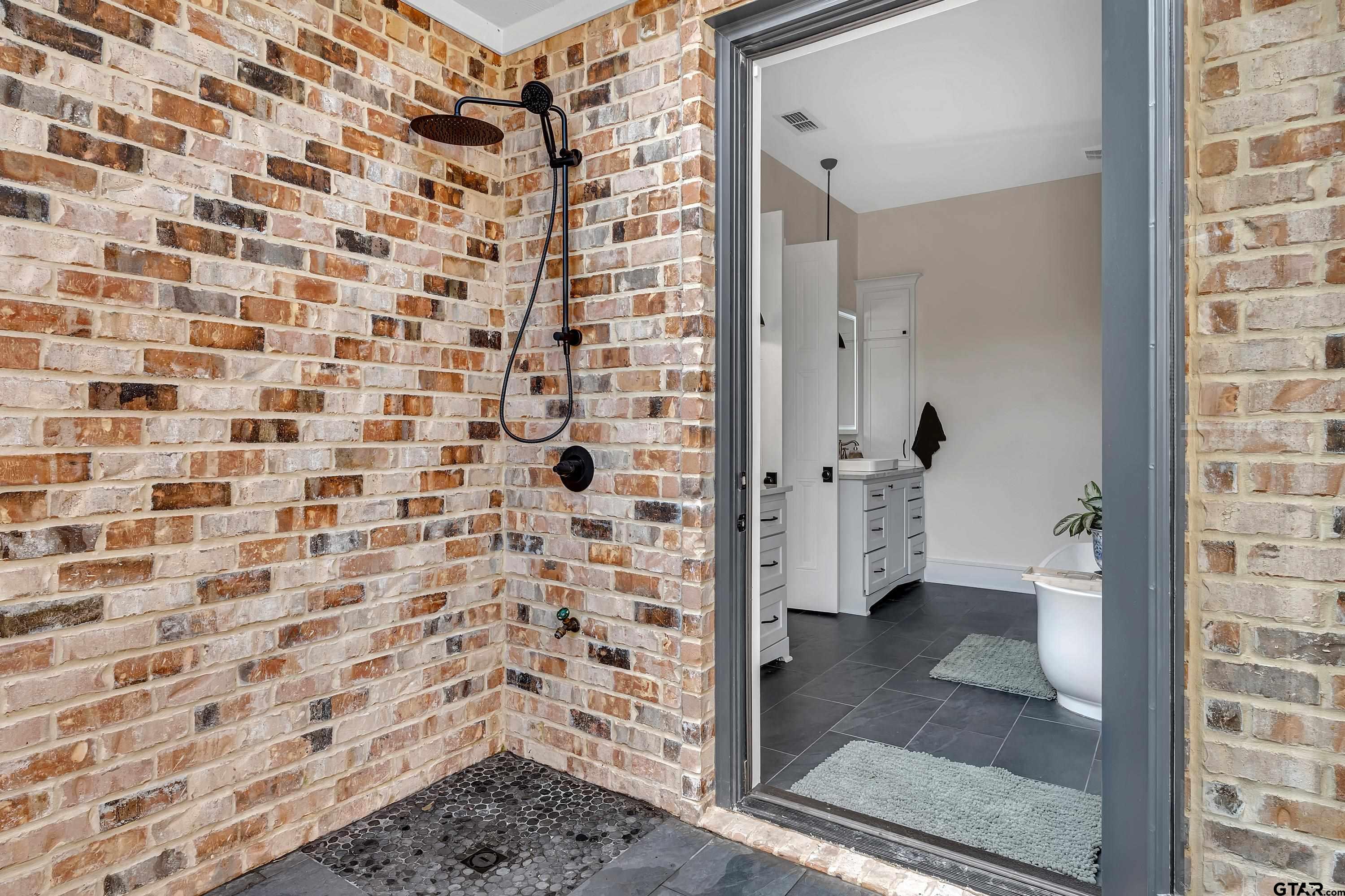500 Roberts Circle Longview, TX 75605 - Photo 15 of 48 a bathroom with a shower and a toilet
