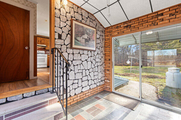 107 West Gray Road Gray, ME 04039 - Photo 3 of 26 entry way