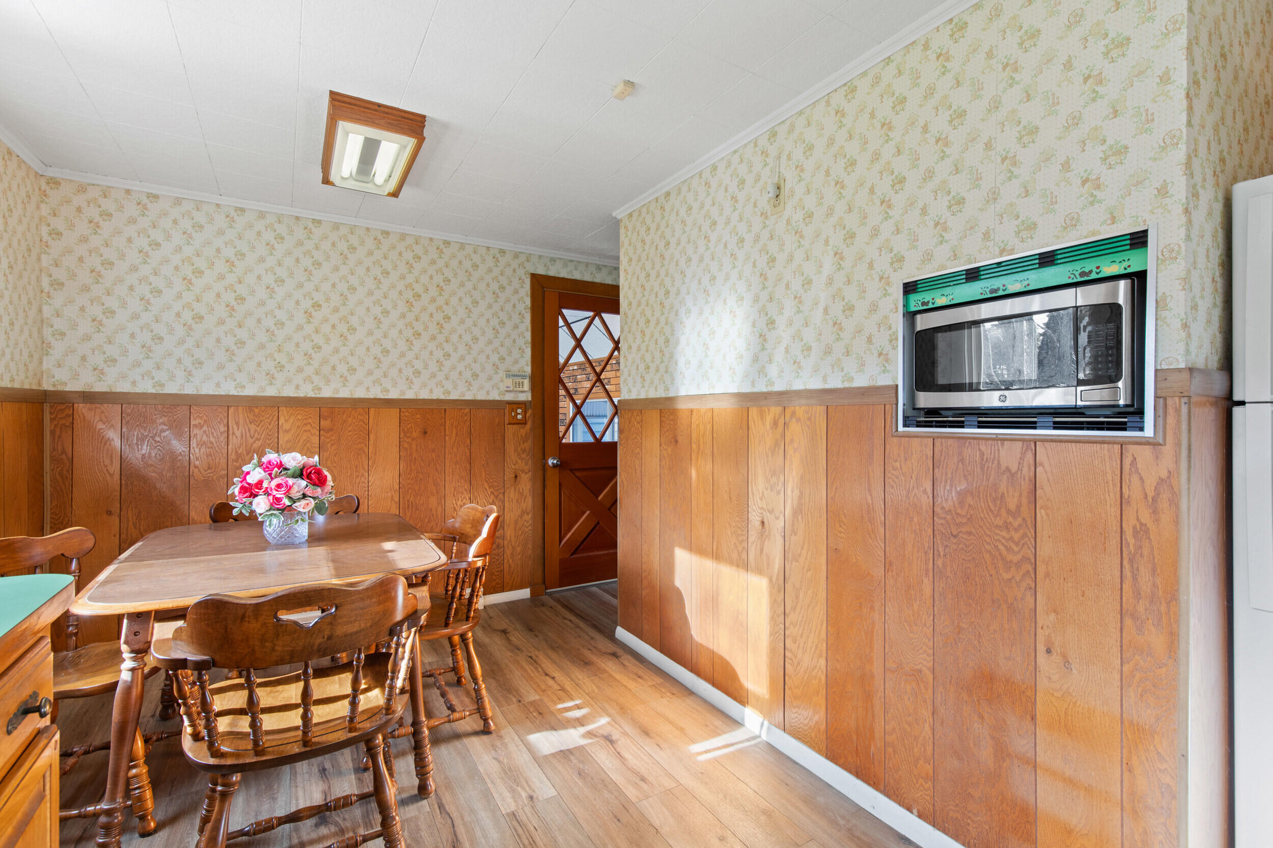 107 West Gray Road Gray, ME 04039 - Photo 8 of 26 kitchen facing door to entry way