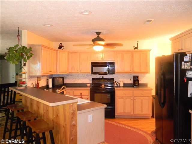 1805 Giles Bridge Road Powhatan, VA 23139 - Photo 6 of 12 Cafeteria/Kitchen