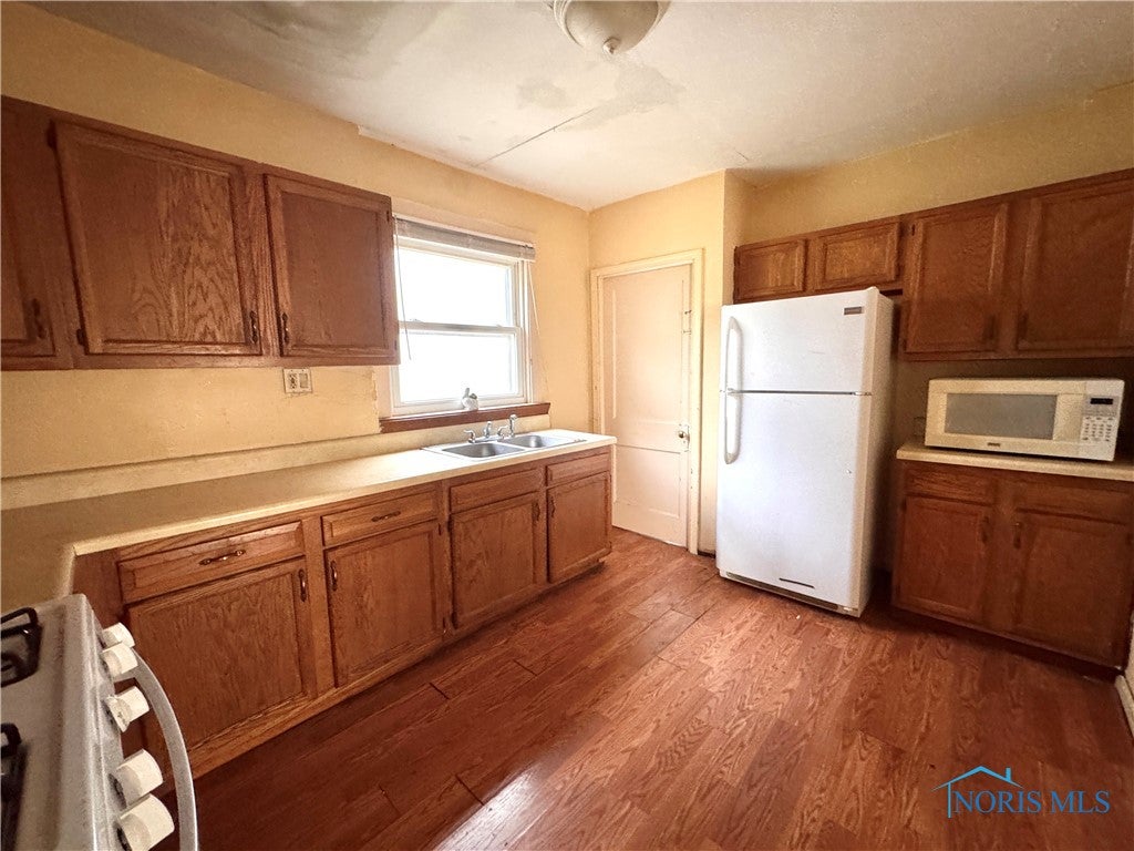 1771 Kensington Road Toledo, OH 43607 - Photo 10 of 15 Kitchen