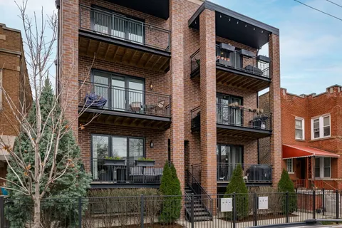 $750,000 | 3340 North Lawndale Avenue, Unit 1S, Chicago, IL 60618