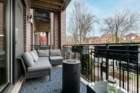 $750,000 | 3340 North Lawndale Avenue, Unit 1S, Chicago, IL 60618