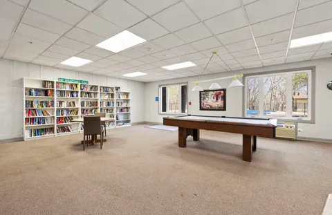 $164,900 | 1 Renaissance Place, Unit 1118, Palatine, IL 60067