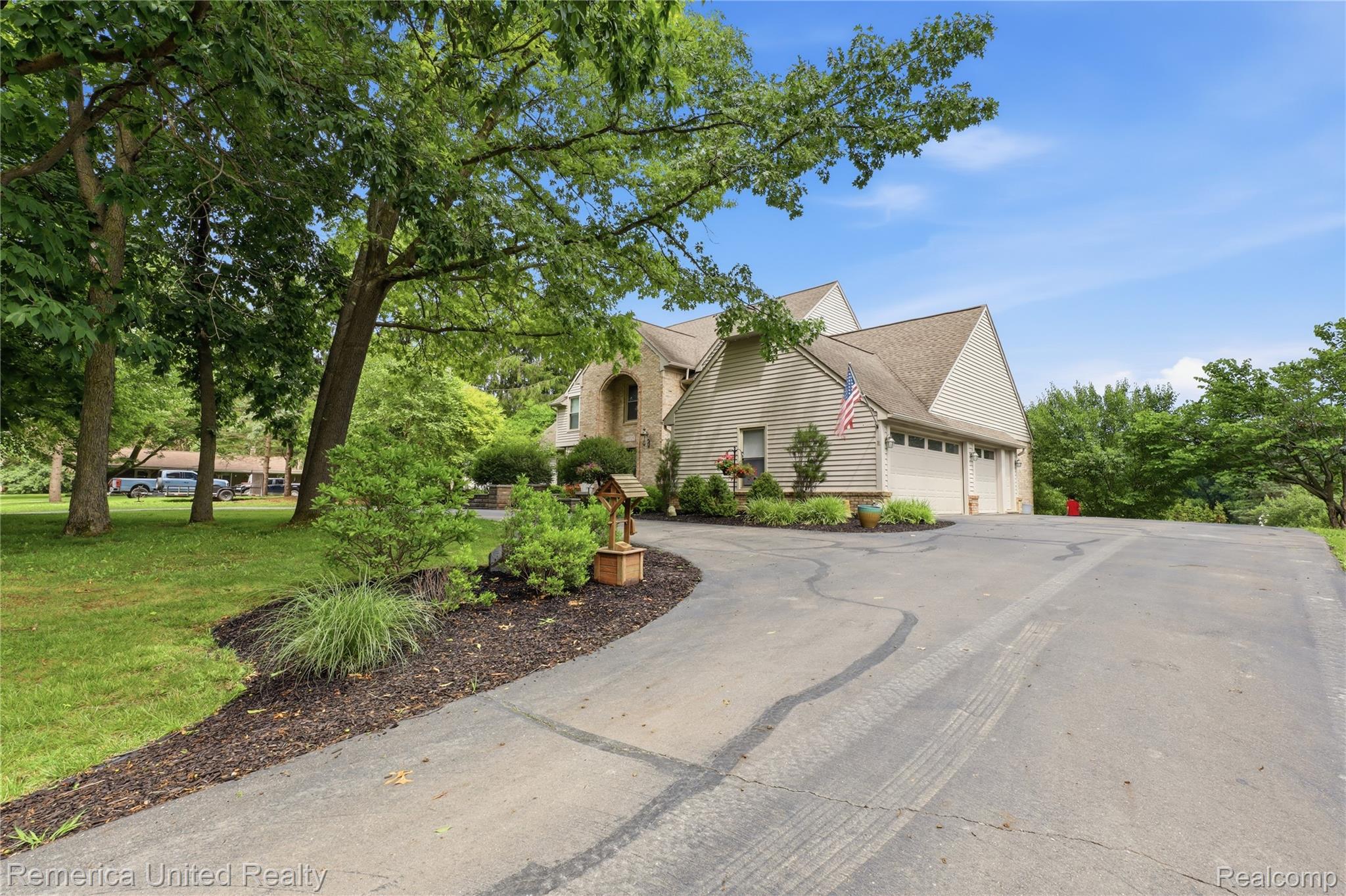 12825 Larkins Road Brighton, MI 48114 - Photo 6 of 79 IMG_3213.JPG