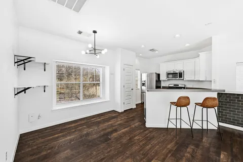 $299,000 | 2821 Saville Loop, Unit 21C, Austin, TX 78741