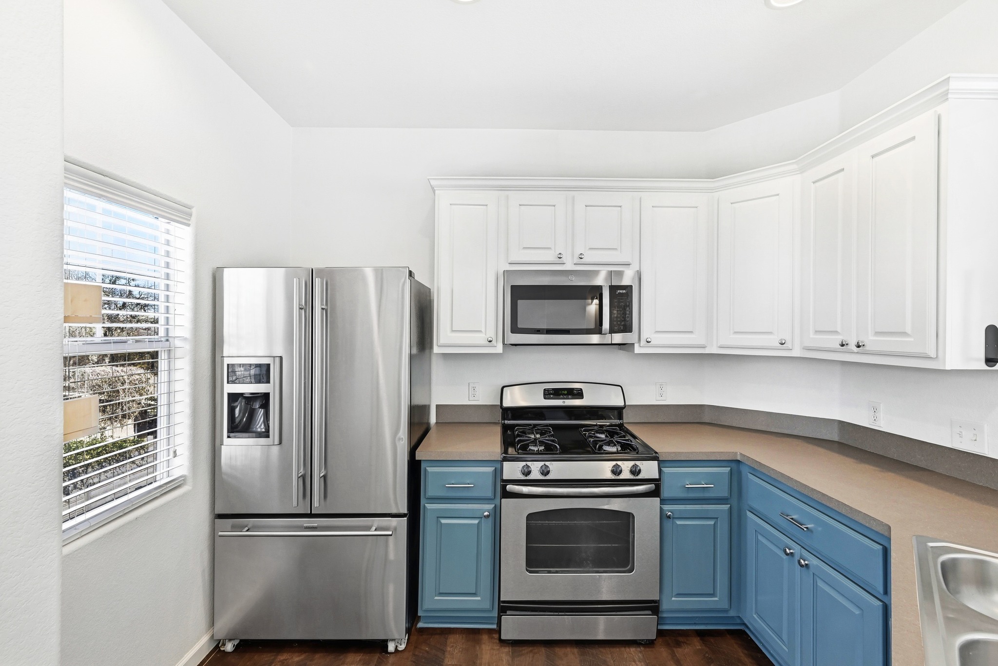 2821 Saville Loop, Unit 21C Austin, TX 78741 - Photo 17 of 31 A full suite of stainless steel appliances provides a coordinated look for the kitchen, making it a practical space for preparing meals