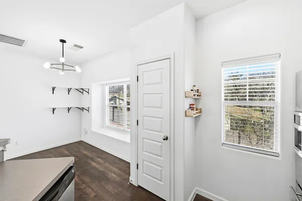 $275,000 | 2821 Saville Loop, Unit 21C, Austin, TX 78741