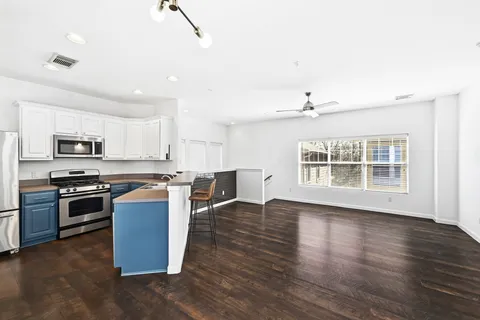 $299,000 | 2821 Saville Loop, Unit 21C, Austin, TX 78741