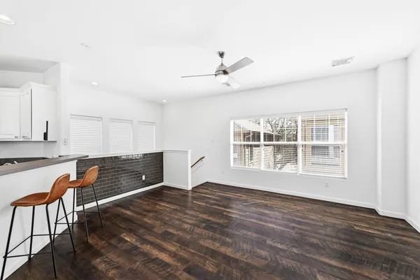 $275,000 | 2821 Saville Loop, Unit 21C, Austin, TX 78741