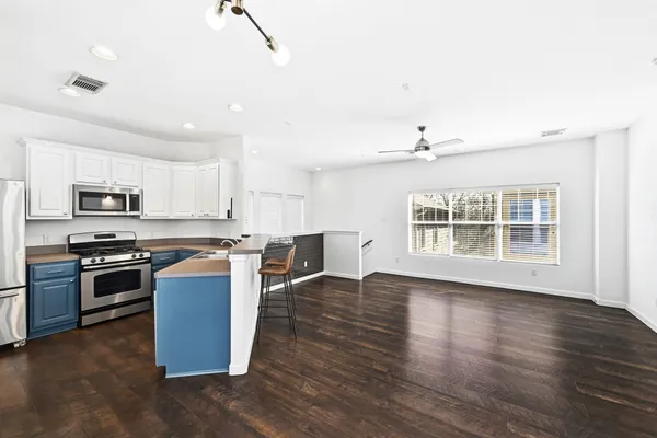 $275,000 | 2821 Saville Loop, Unit 21C, Austin, TX 78741