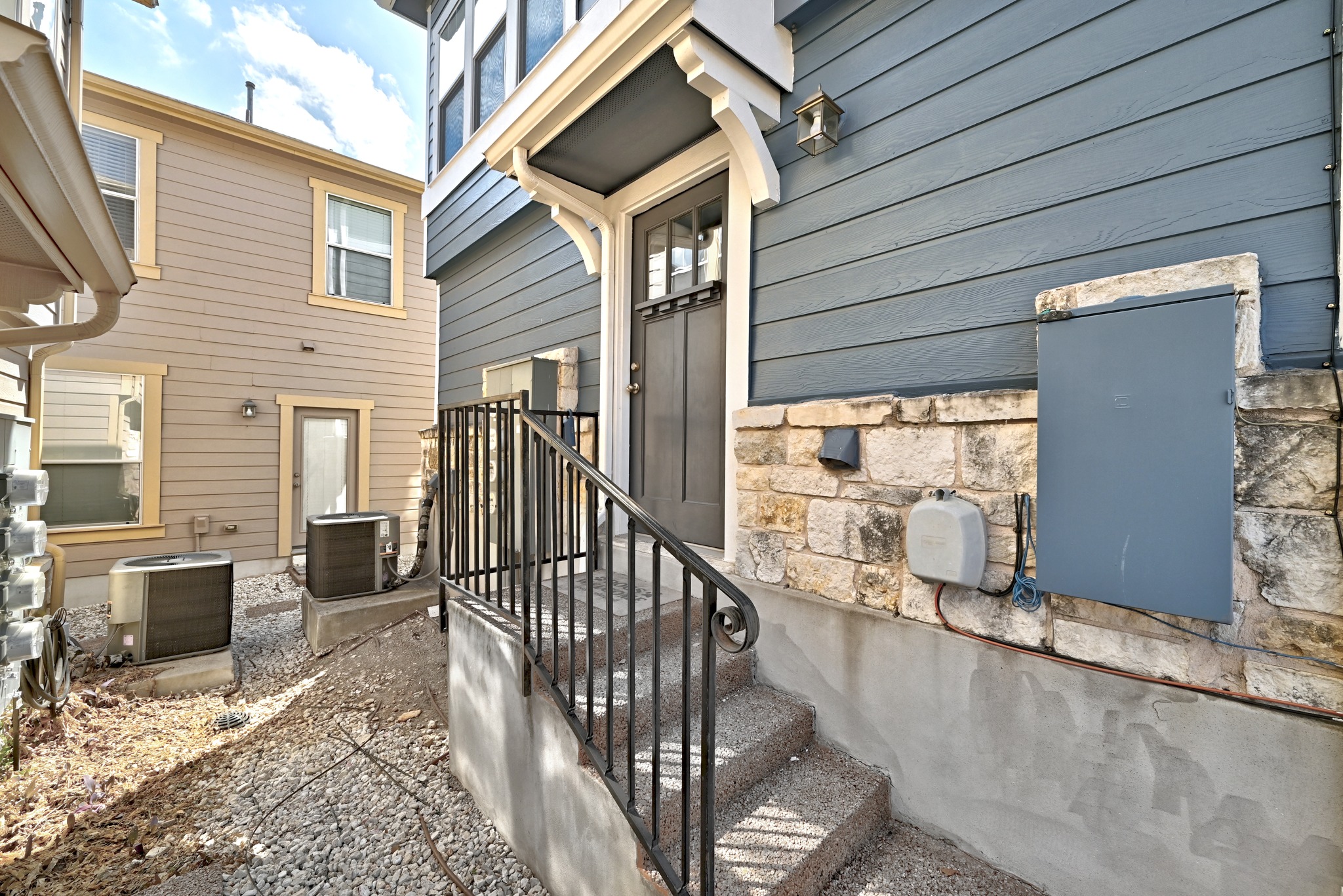 2821 Saville Loop, Unit 21C Austin, TX 78741 - Photo 9 of 31 Welcome to your new home at 2821 Saville Loop #21C