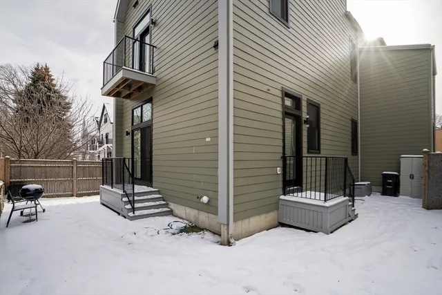 $6,800 | 27 Woodbine Street, Unit 27, Somerville, MA 02144