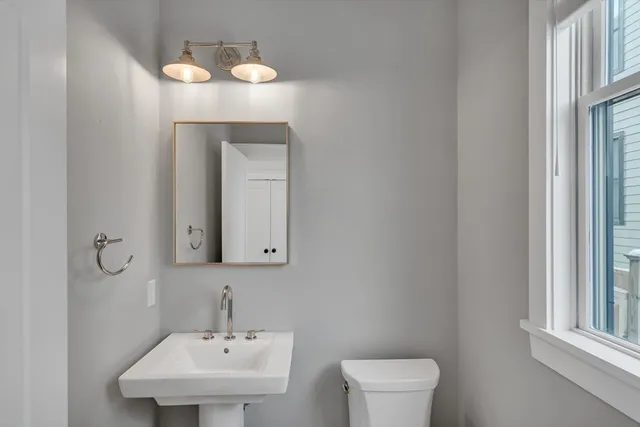 $6,800 | 27 Woodbine Street, Unit 27, Somerville, MA 02144