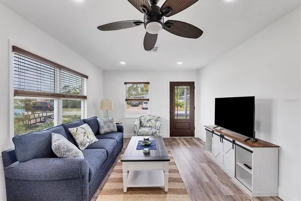 $1,700 | 843 Palmetto Street, Englewood, FL 34223