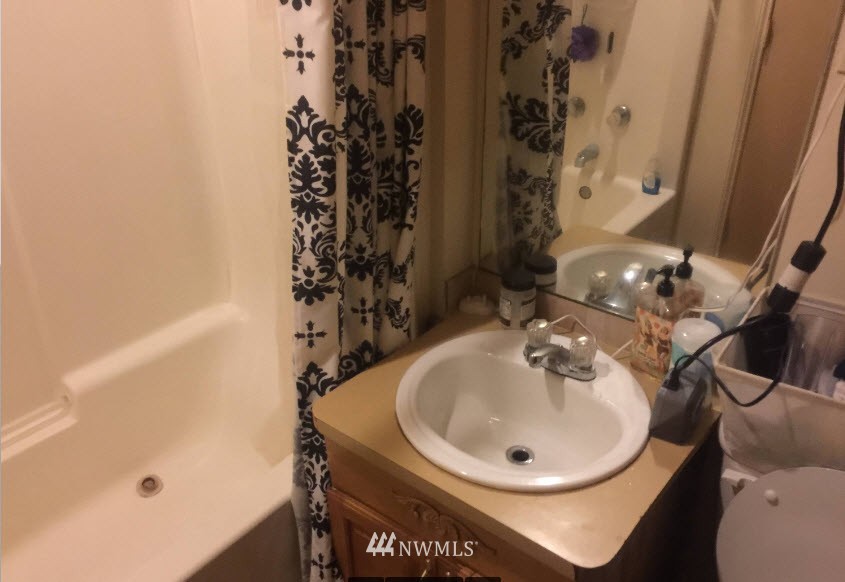 12414 Alexander Road Everett, WA 98204 - Photo 5 of 5 Gallery Image 5