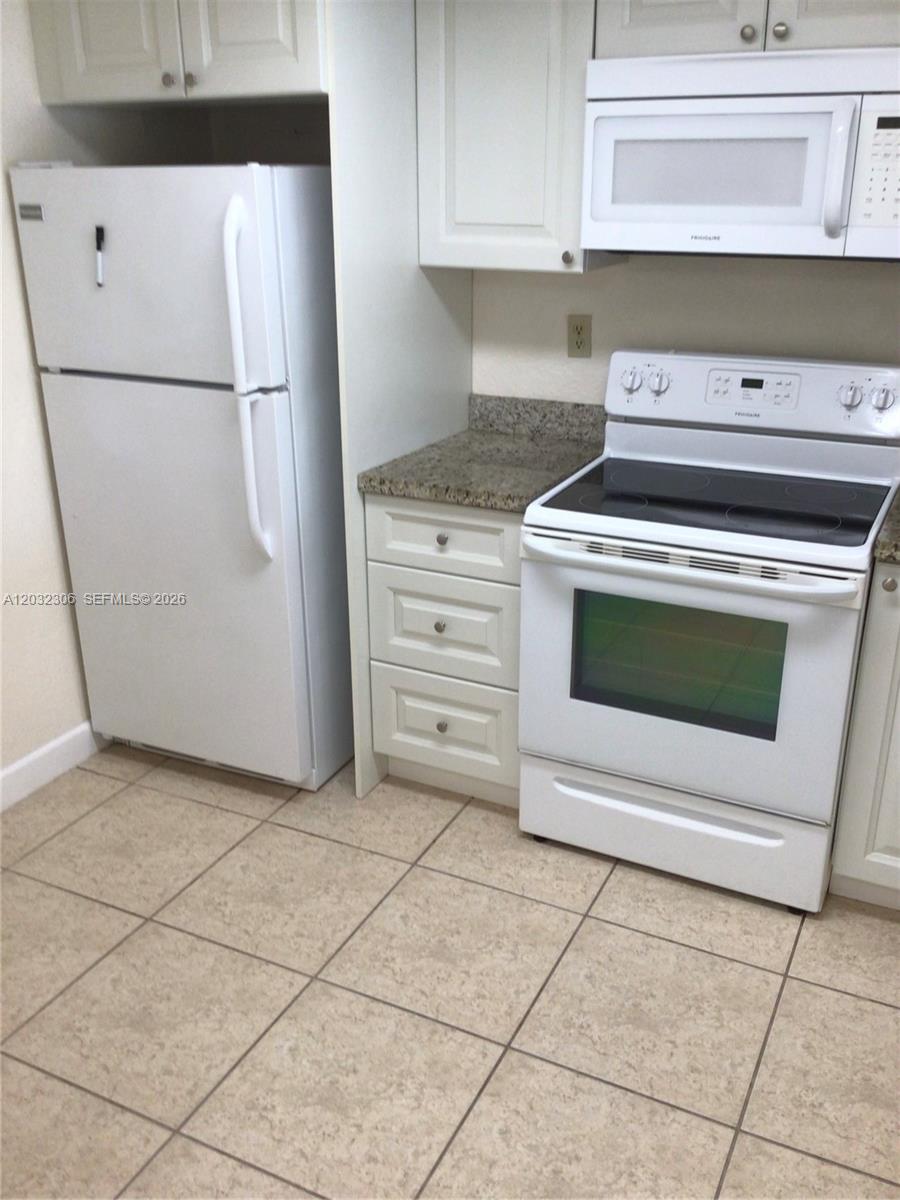 10975 Southwest 107th Street, Unit 302 Miami, FL 33176 - Photo 1 of 16