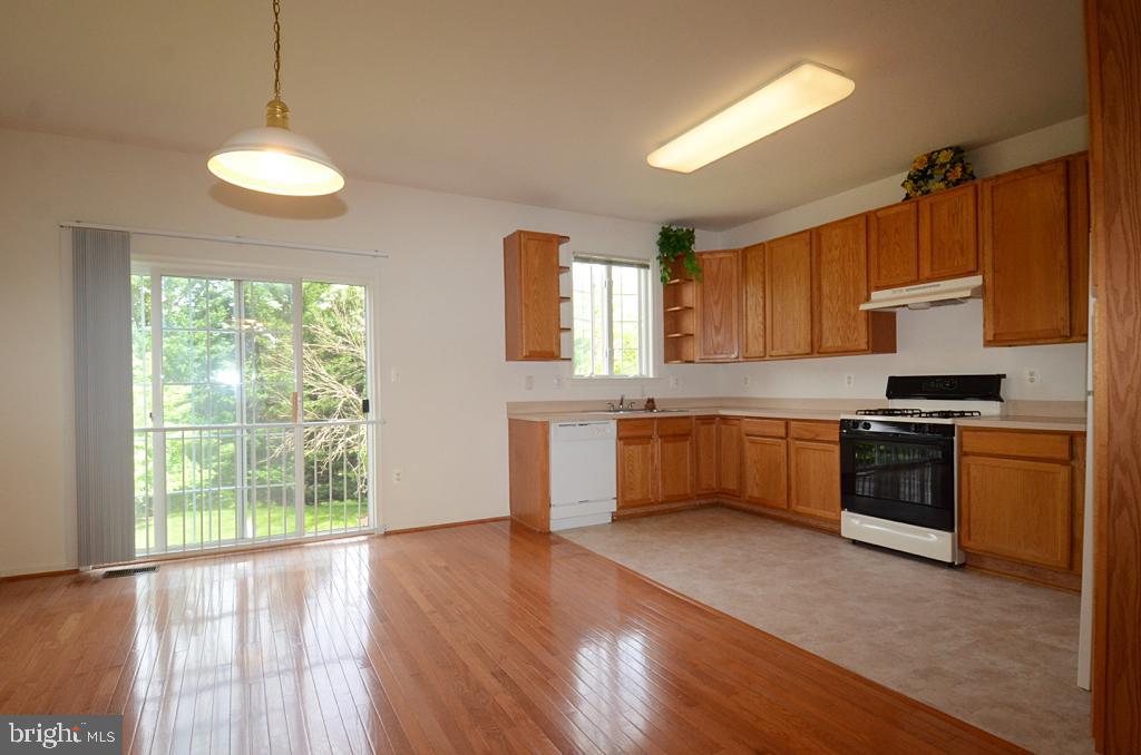 14036 Rockingham Road Germantown, MD 20874 - Photo 16 of 27 Gallery Image 16