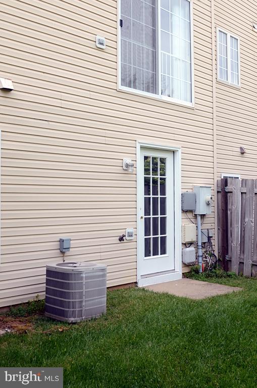 14036 Rockingham Road Germantown, MD 20874 - Photo 5 of 27 Gallery Image 5