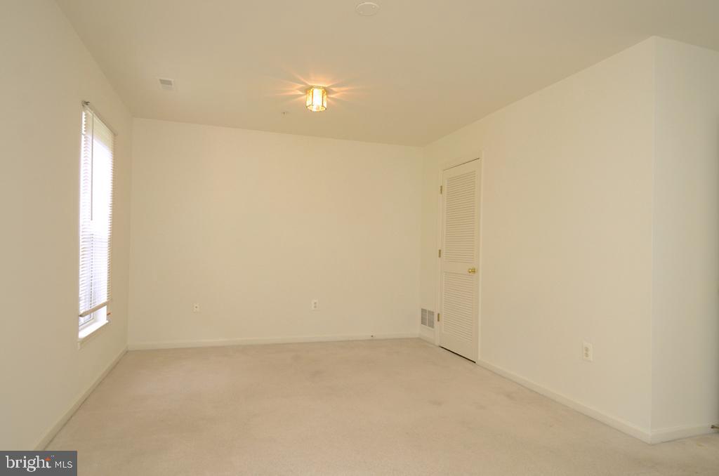 14036 Rockingham Road Germantown, MD 20874 - Photo 6 of 27 Gallery Image 6