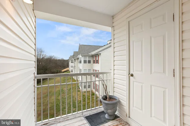 $2,500 | 7516 Snowpea Court, Unit K, Alexandria, VA 22306