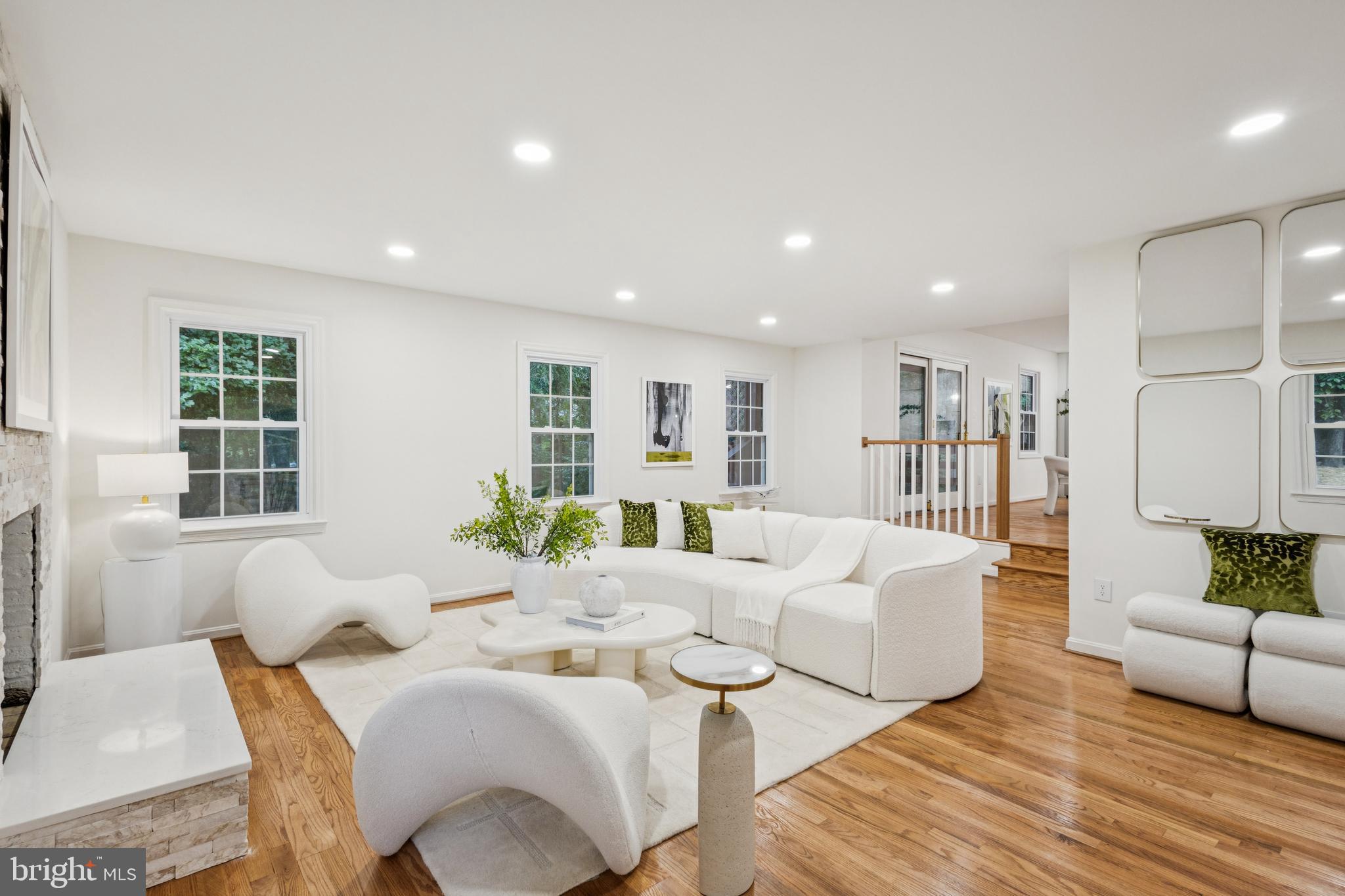 3124 Miller Heights Road Oakton, VA 22124 - Photo 12 of 48 Family room