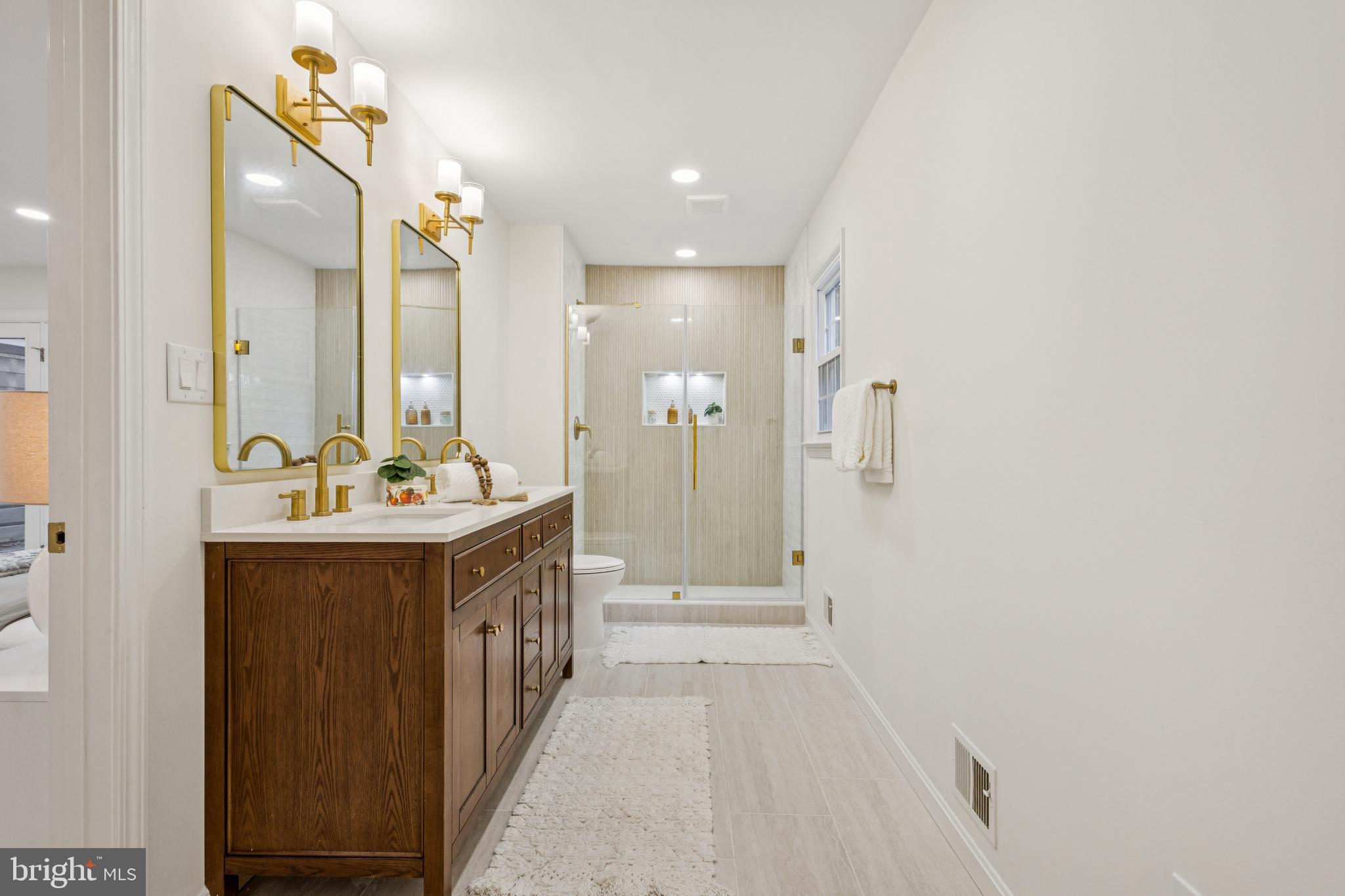 3124 Miller Heights Road Oakton, VA 22124 - Photo 36 of 48 Primary bath