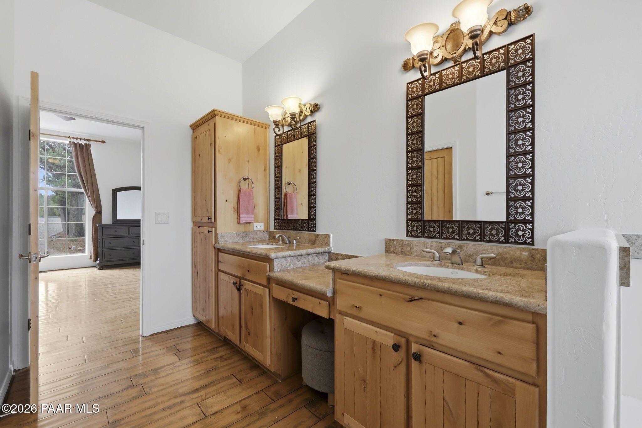 2144 Forest Mountain Road Prescott, AZ 86303 - Photo 25 of 51 32-Primary Bathroom
