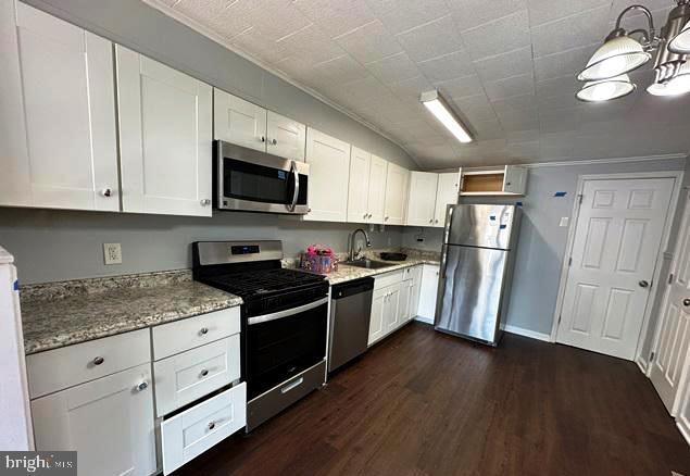 315 Collins Lane Maple Shade, NJ 08052 - Photo 2 of 11