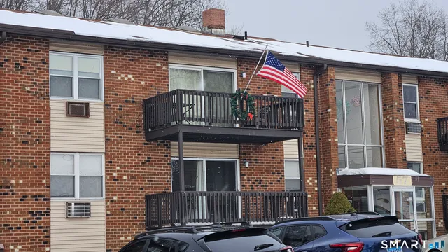 $165,000 | 57 Balance Rock Road, Unit 17, Seymour, CT 06483