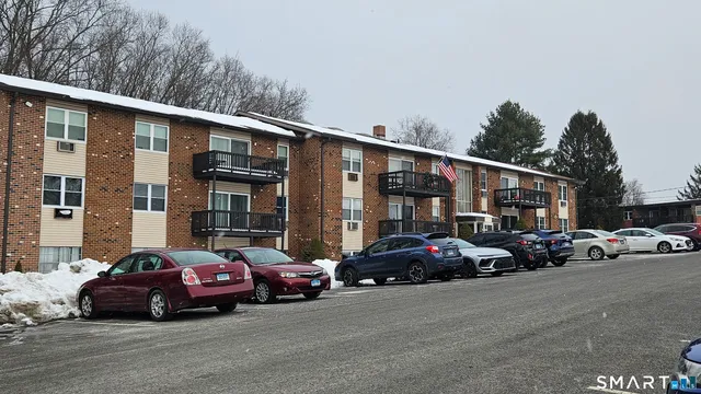 $165,000 | 57 Balance Rock Road, Unit 17, Seymour, CT 06483