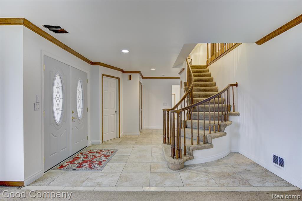 38092 Westchester Road Sterling Heights, MI 48310 - Photo 10 of 53