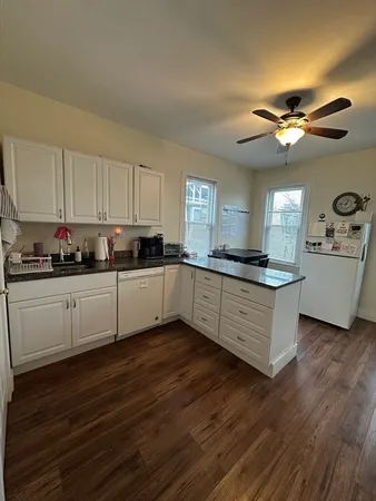 $4,600 | 194 H Street, Unit 3, Boston, MA 02127