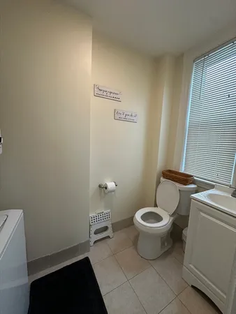 $4,600 | 194 H Street, Unit 3, Boston, MA 02127