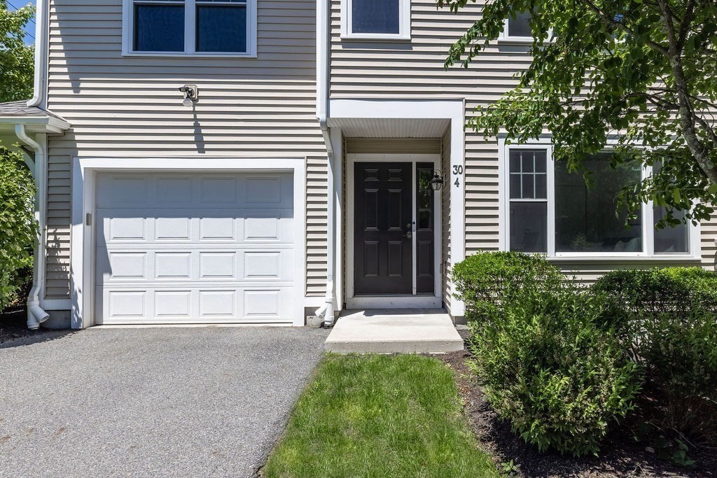 30 Webster Street, Unit 4 Needham, MA 02494 - Photo 2 of 28