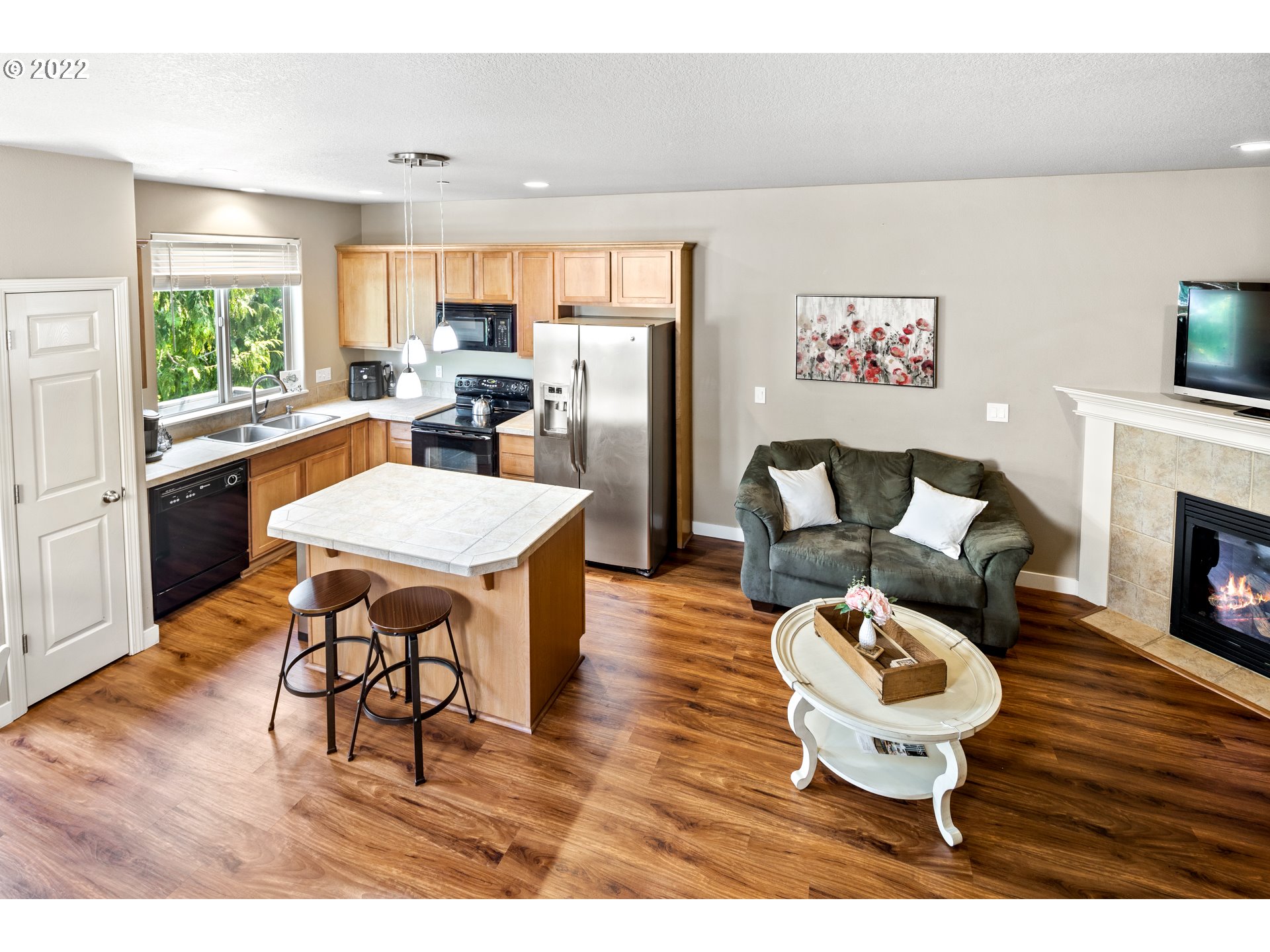 15568 Southwest Stone Ridge Circle Beaverton, OR 97007 - Photo 14 of 32 Gallery Image 14