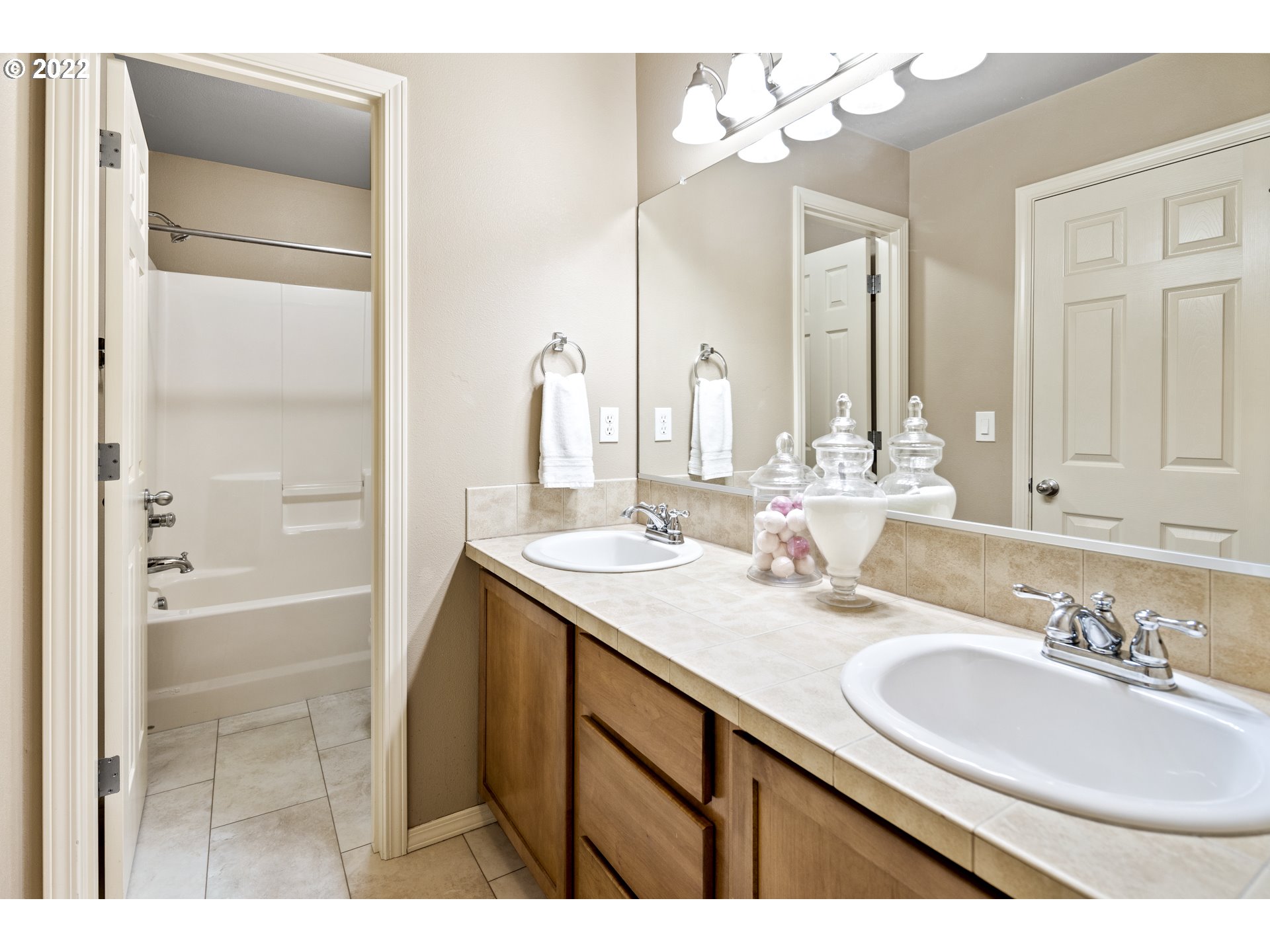 15568 Southwest Stone Ridge Circle Beaverton, OR 97007 - Photo 17 of 32 Gallery Image 17