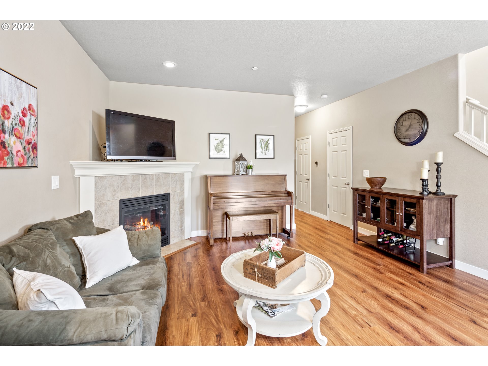 15568 Southwest Stone Ridge Circle Beaverton, OR 97007 - Photo 6 of 32 Gallery Image 6