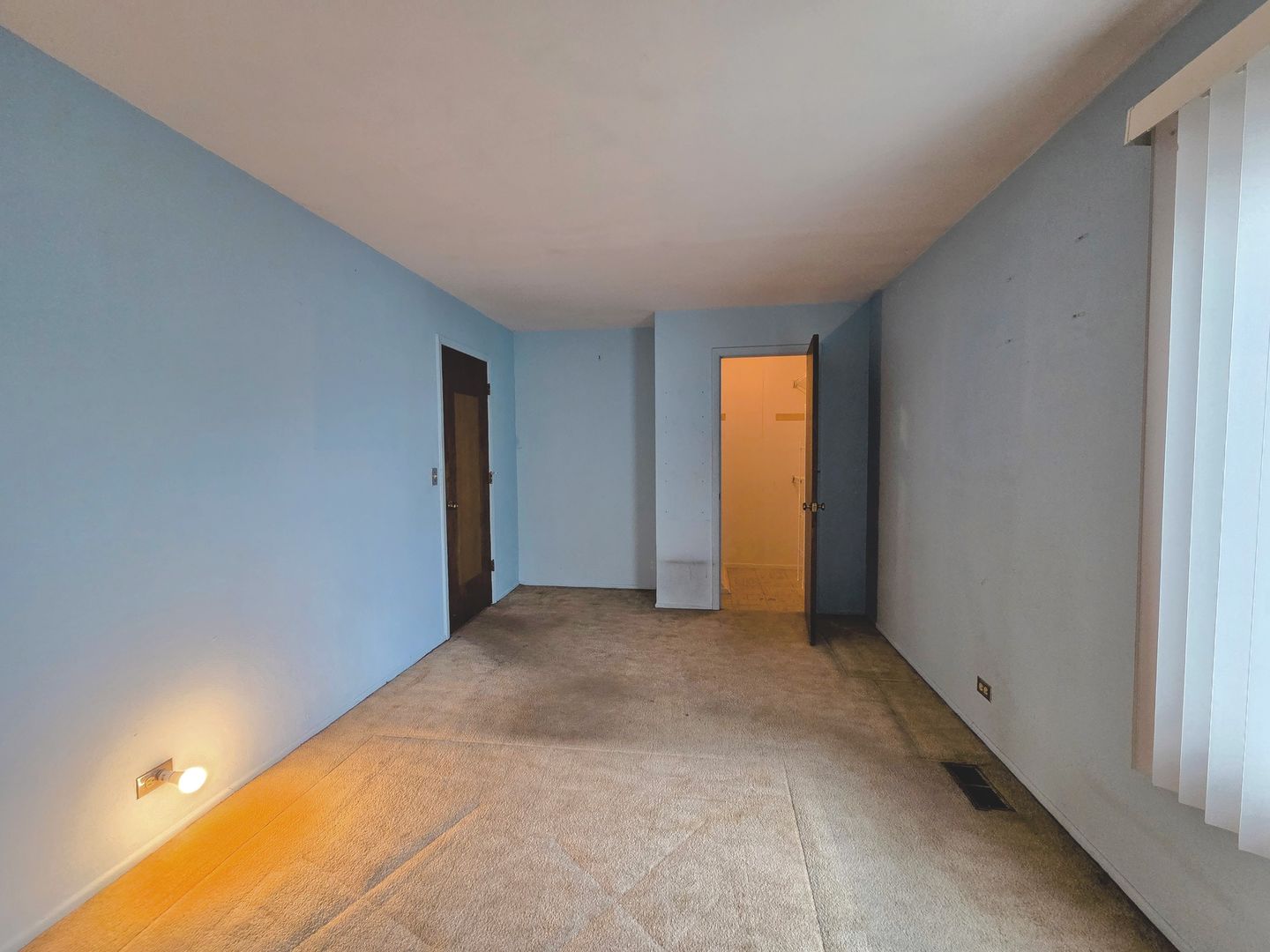 1481 Quaker Lane, Unit 117B Prospect Heights, IL 60070 - Photo 14 of 24 a view of empty room with window