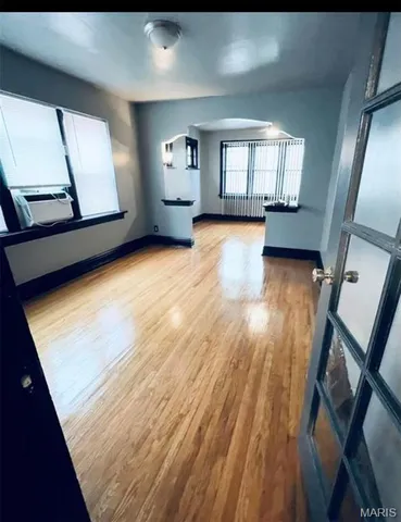 $850 | 4640 Carter Avenue, Unit 2, St. Louis, MO 63115