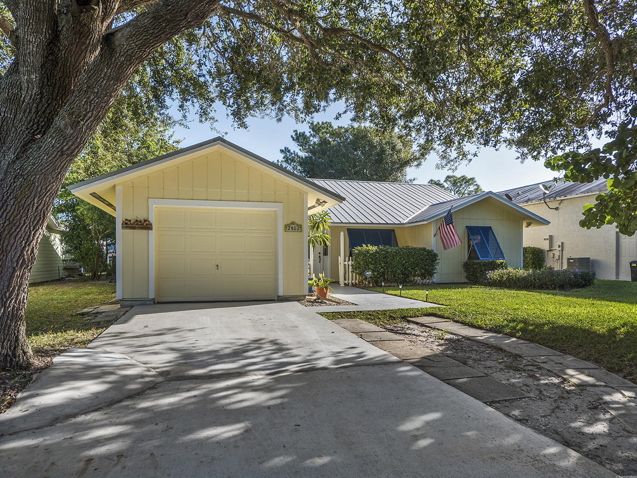 2403 Southwest Murphy Road Palm City, FL 34990 - Photo 2 of 28 Front Exposure