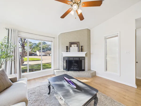 $2,250 | 7836 Bateman Lane, Unit 7836, Houston, TX 77088