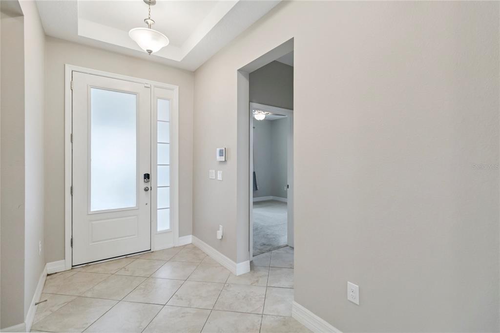 2066 Cresswell Street Ocoee, FL 34761 - Photo 4 of 32 an empty room with a bathroom and a sink