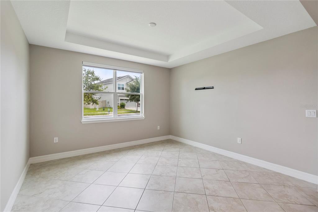2066 Cresswell Street Ocoee, FL 34761 - Photo 6 of 32 an empty room with windows