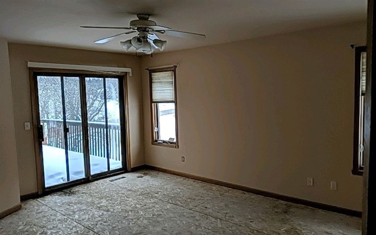 1715 Lake Summerset Road Davis, IL 61019 - Photo 6 of 9 a view of empty room with window