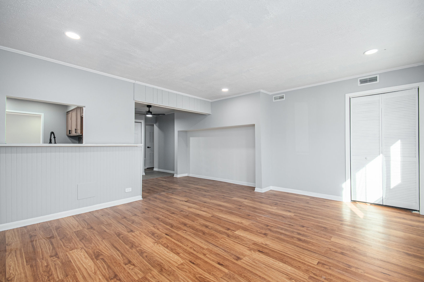 204 Rich Road Park Forest, IL 60466 - Photo 4 of 27 Gallery Image 4