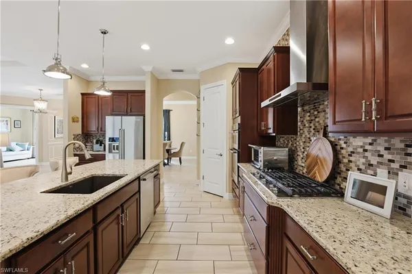 $1,199,900 | 2303 Somerset Place, Naples, FL 34120