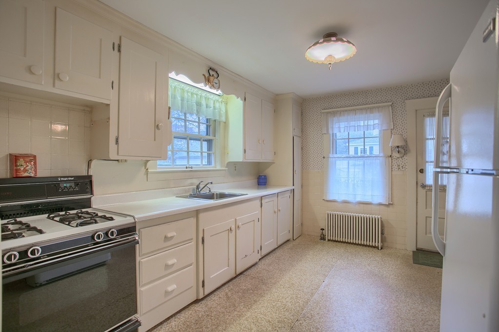 11 Yale Road Andover, MA 01810 - Photo 13 of 26 Gallery Image 13