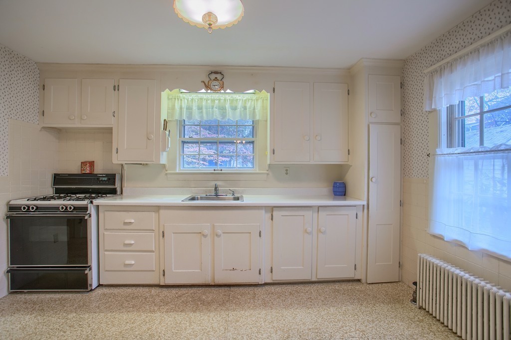 11 Yale Road Andover, MA 01810 - Photo 14 of 26 Gallery Image 14